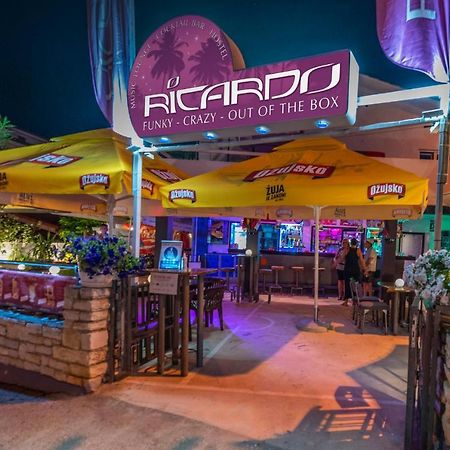 Ricardo Team-Hostel Pjescana Uvala Ngoại thất bức ảnh