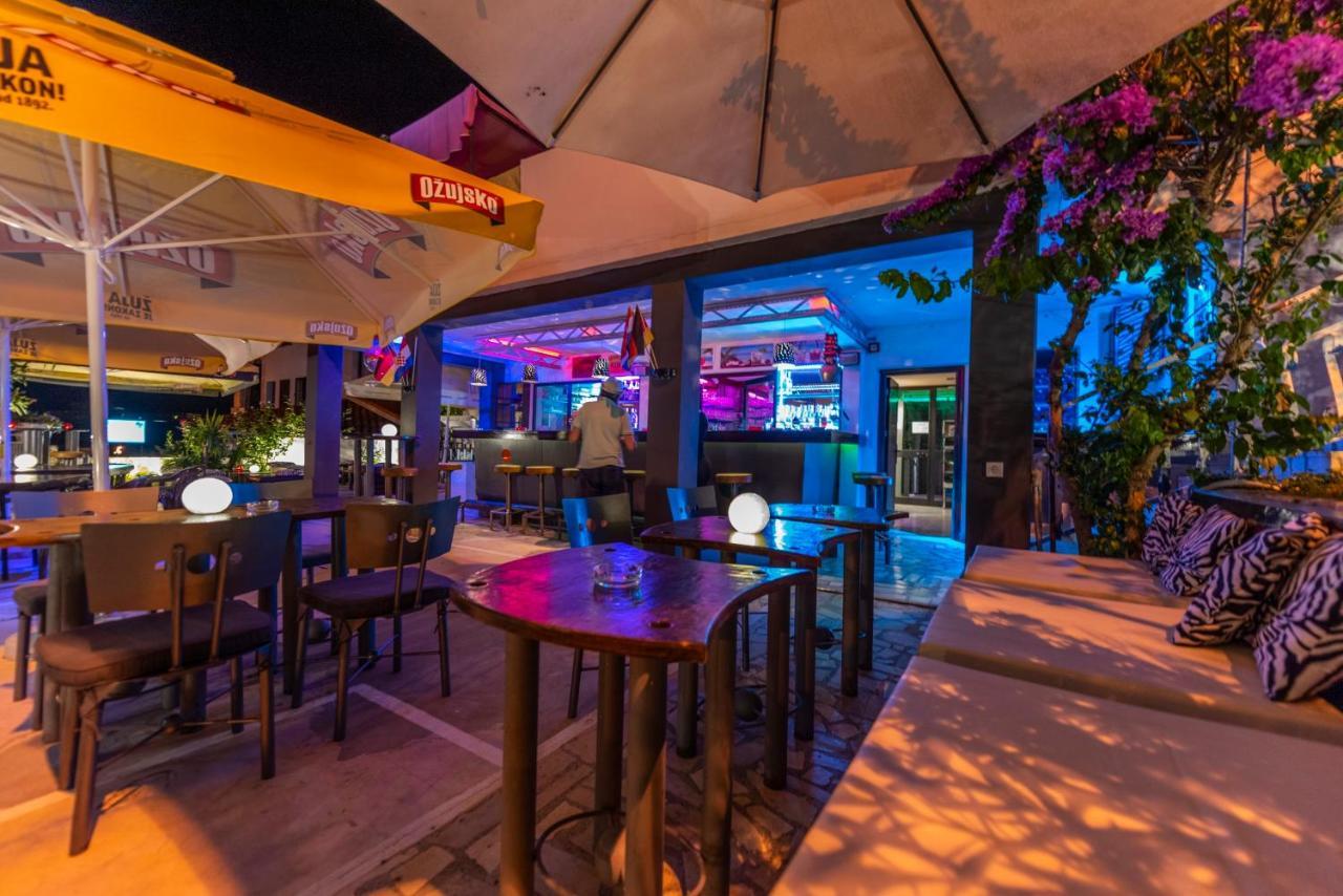 Ricardo Team-Hostel Pjescana Uvala Ngoại thất bức ảnh