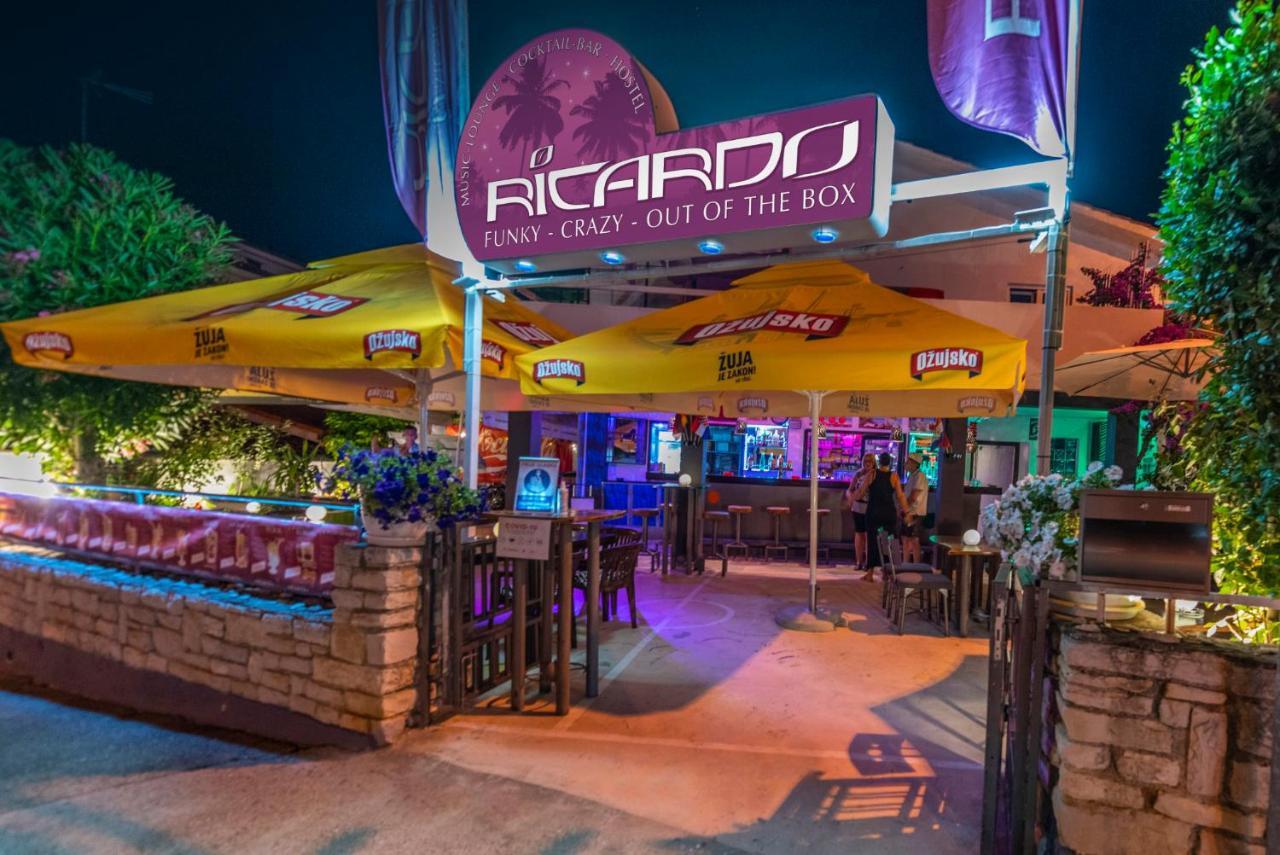 Ricardo Team-Hostel Pjescana Uvala Ngoại thất bức ảnh