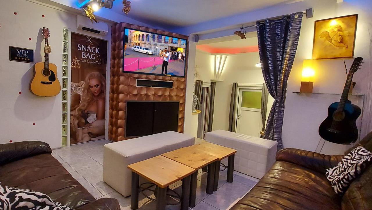 Ricardo Team-Hostel Pjescana Uvala Ngoại thất bức ảnh