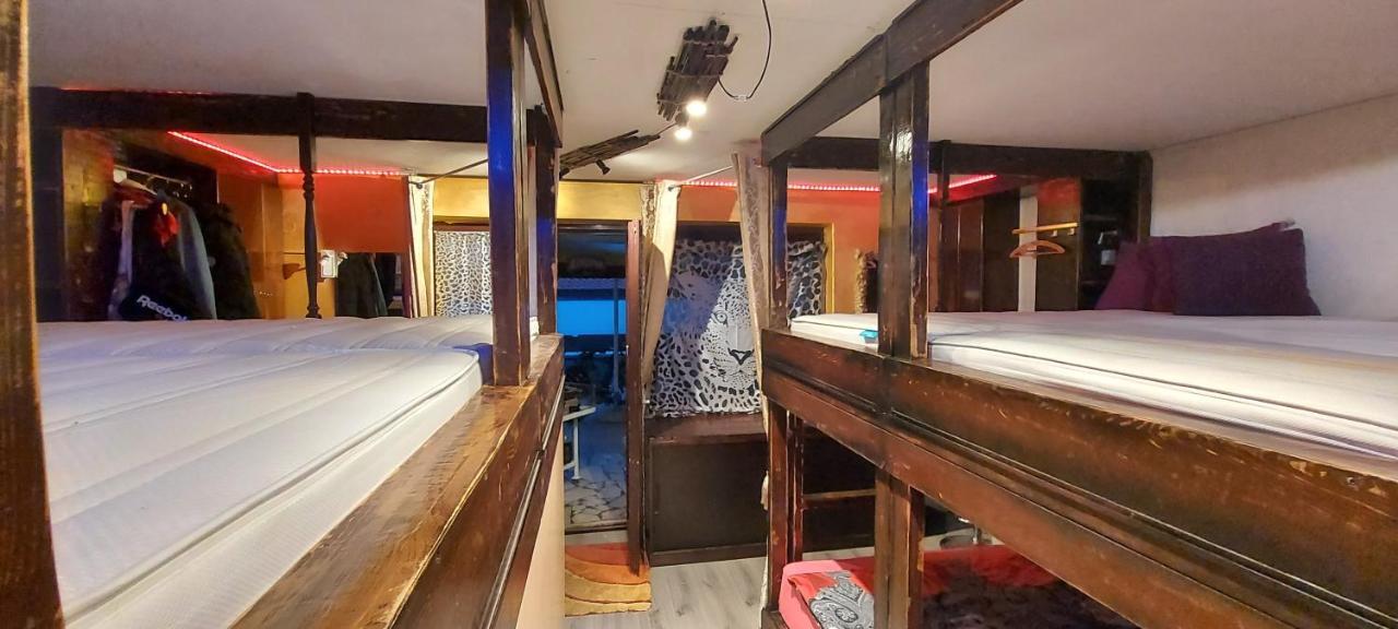 Ricardo Team-Hostel Pjescana Uvala Ngoại thất bức ảnh